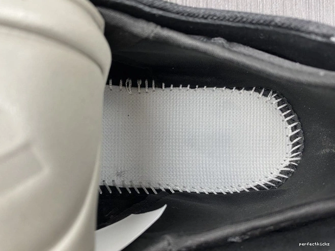 ADIDAS H68032 YEEZY 400 0714